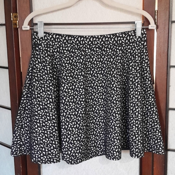 Mossimo Supply Co. Dresses & Skirts - Mossimo Large Black & White Abstract Polka-dot Mini Skater Skirt